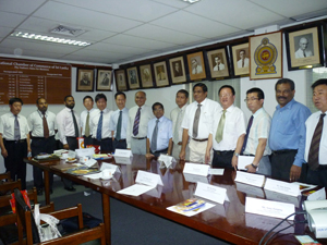 甘肃省贸促会及我公司副总经理（左一）与斯里兰卡贸促会洽谈相关合作事宜